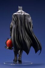 DC Comics ARTFX PVC Statue 1/6 Batman 30 cm 4