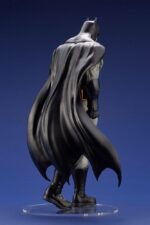 DC Comics ARTFX PVC Statue 1/6 Batman 30 cm 5