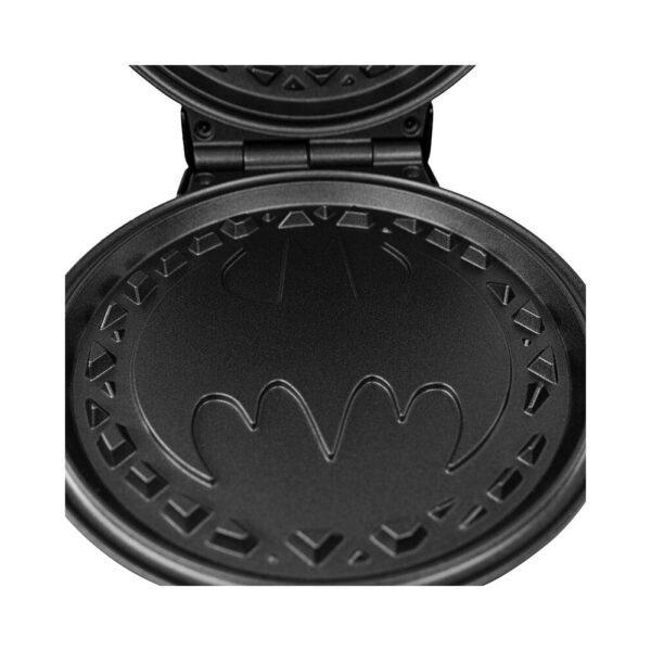 DC Comics Batman Waffle Maker 2