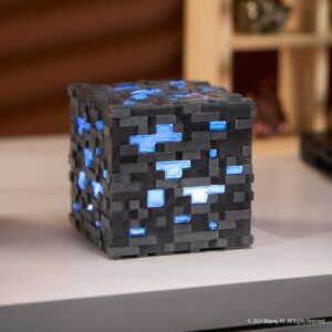 Minecraft Diamond Ore – Illuminating Collector Replica 1