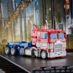 Transformers: Bumblebee Masterpiece Movie Series Action Figure MPM-12 Optimus Prime 28 cm 7